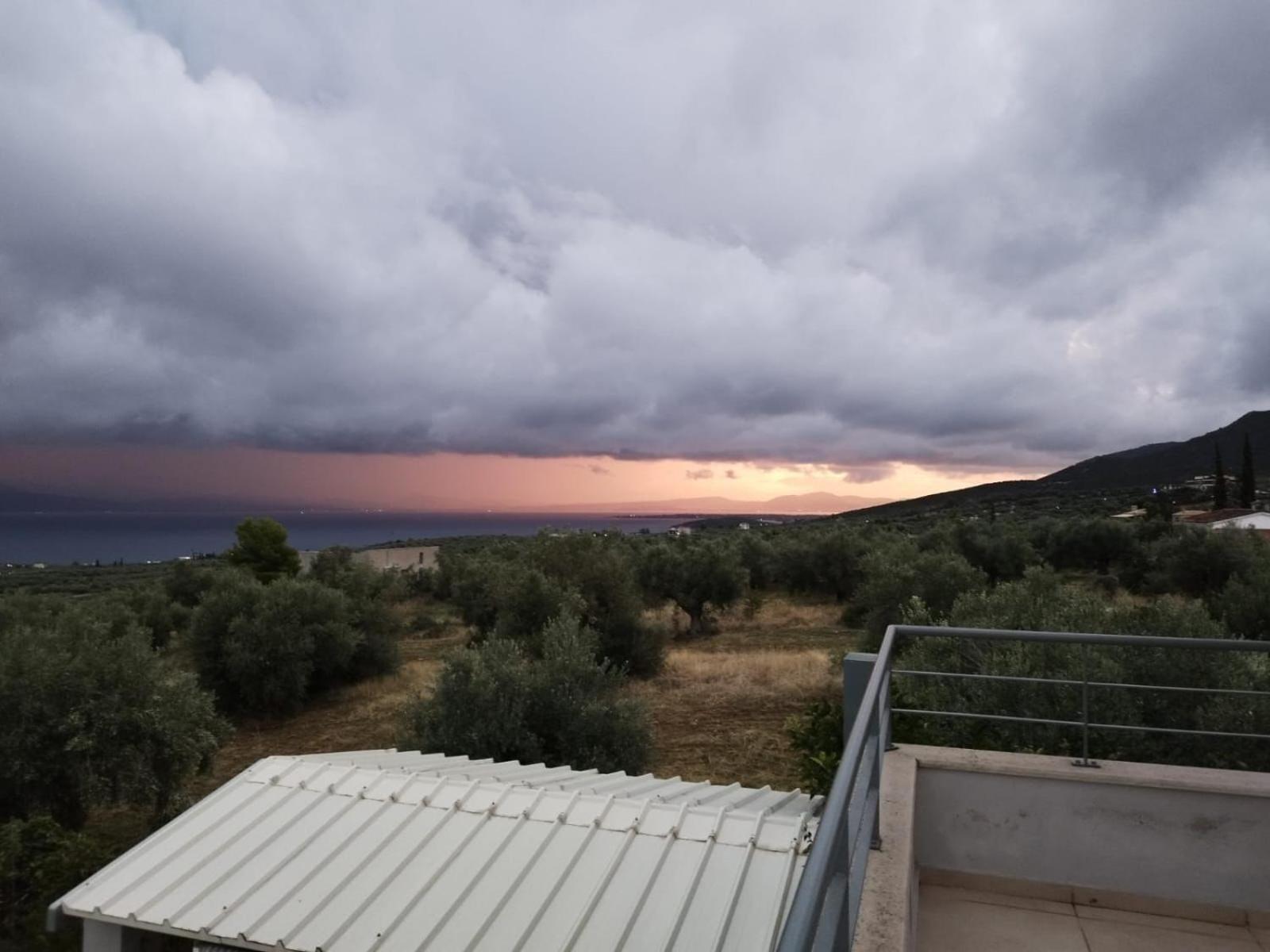Panoramic View Summerhouse Loukissia Ngoại thất bức ảnh